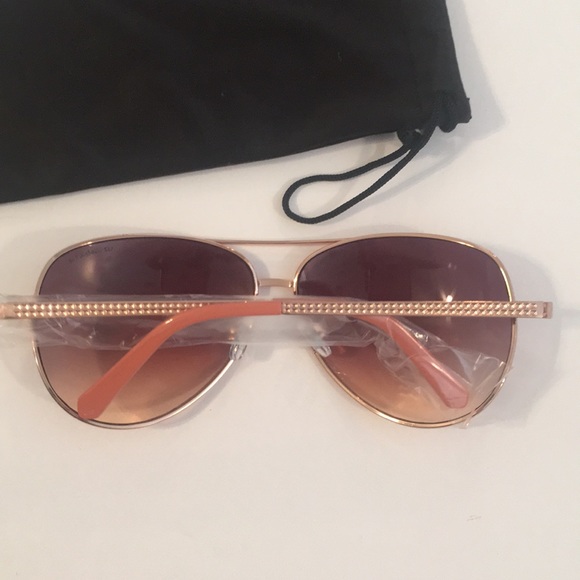 New Liz Claiborne Aviator Sunglasses Rose Gold - Picture 8 of 8